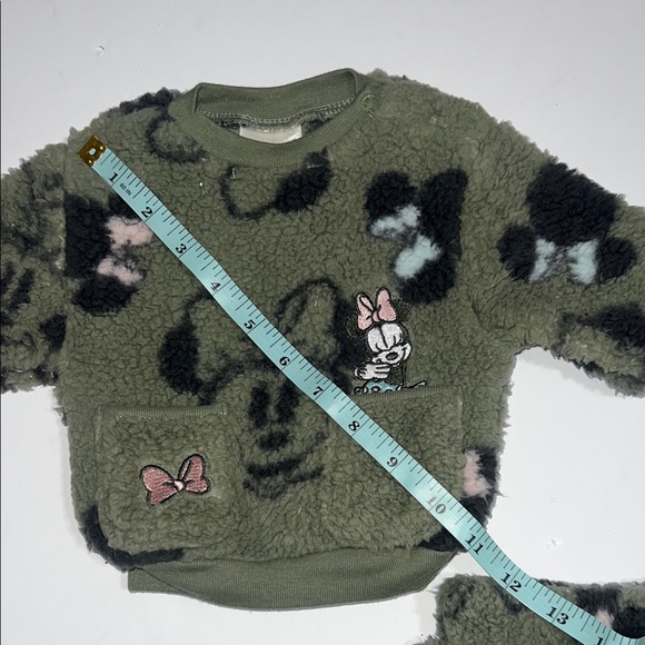 NB Disney Baby Green Outfit - Picture 7 of 11